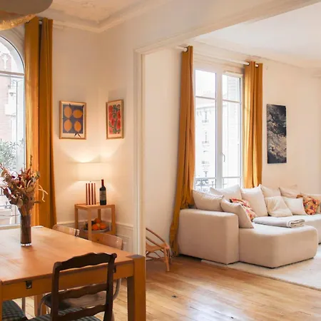 Spacious And Bright 95m In كوربوفوا