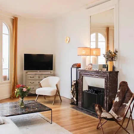 Spacious And Bright 95m In *
