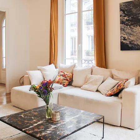 Spacious And Bright 95m In شقة كوربوفوا