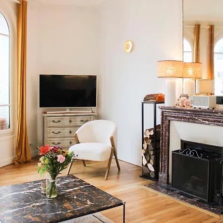 Spacious And Bright 95m In *