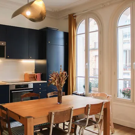 Appartement 95m Spacieux Et Lumineux à Courbevoie