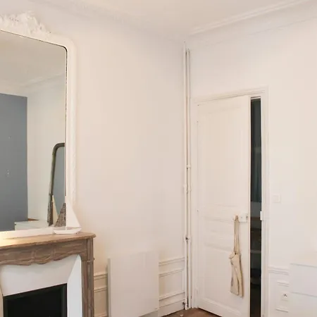 95m Spacieux Et Lumineux à Appartement Courbevoie