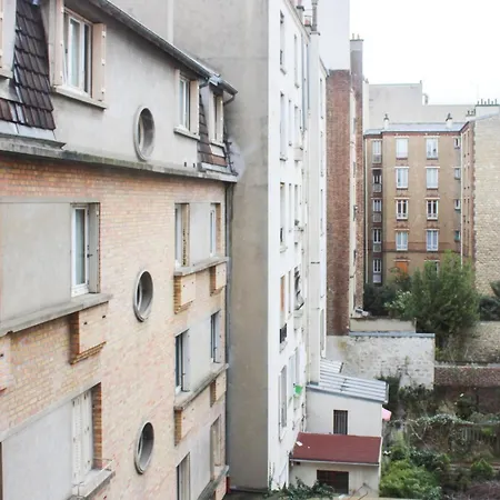 Spacious And Bright 95m In *