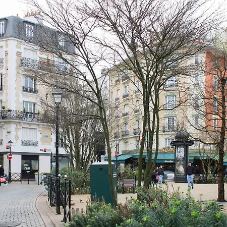 95m Spacieux Et Lumineux à Courbevoie